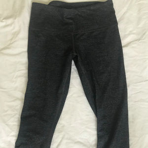 heather grey lululemon wunder under crop